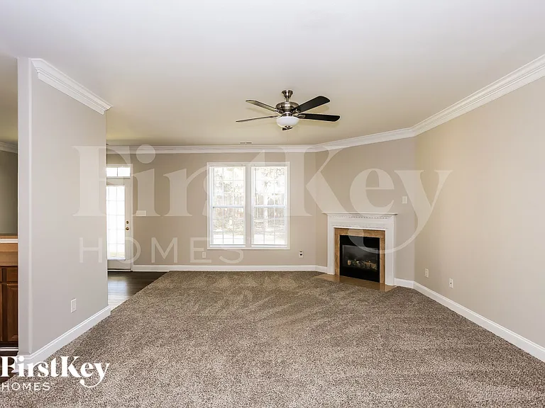9633 Waltham Ct — Photo 5