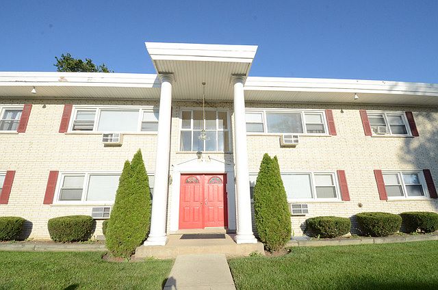 1st image of 731 Bellwood Ave APT 203