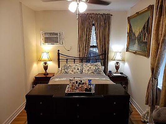 3rd image of 304 W 105th St APT 1B