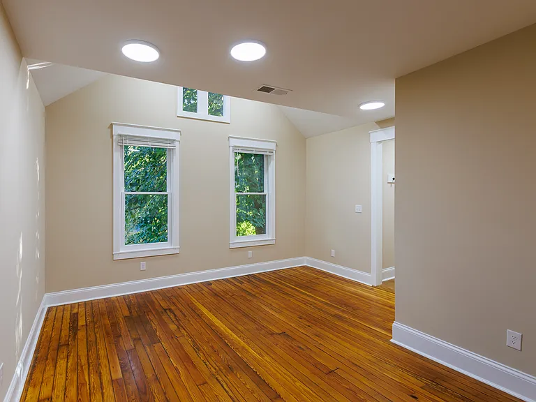 716 W Maxwell St #3 — Photo 10