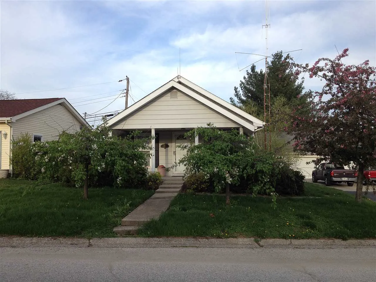 1618 Windwood Dr photo 1
