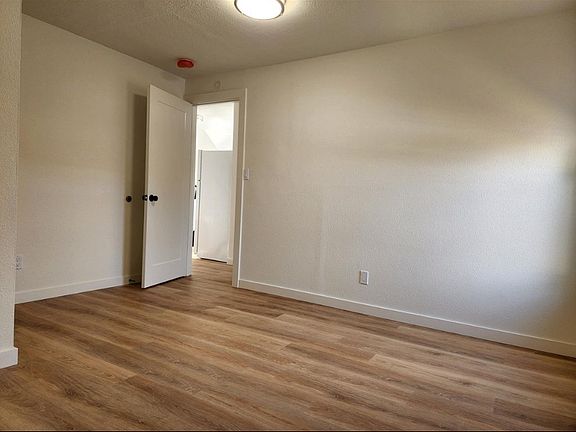 3rd image of 2509 Oakes Ave #1