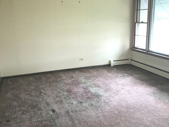 3rd image of 7241 W Montrose Ave