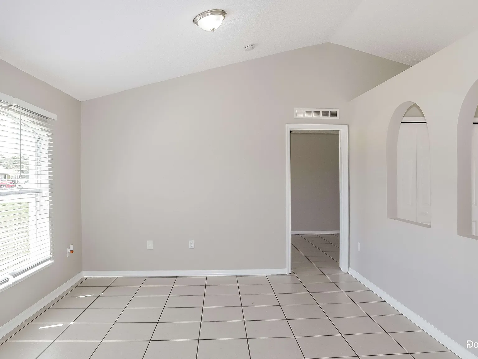 3 bed, 2.0 bath, 1515 sqft, $1,545 — Photo 4