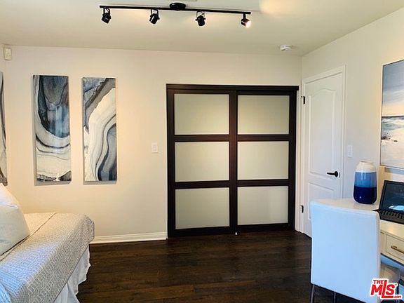 5th image of 4720 Bellflower Ave