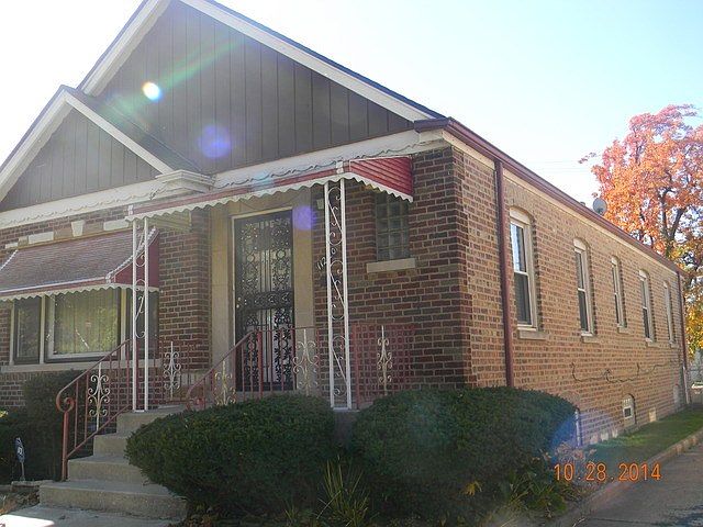 2nd image of 11220 S Emerald Ave