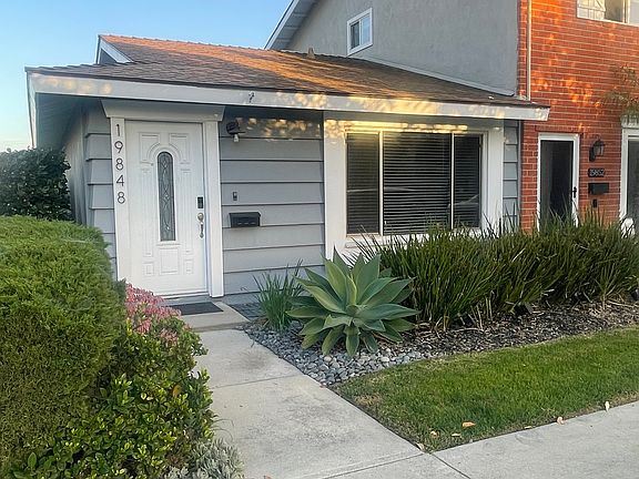 2nd image of 19848 Piccadilly Ln
