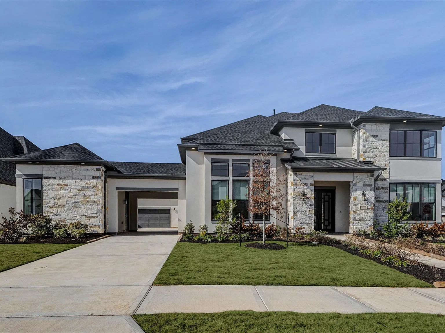 5 bed, 7.0 bath, 5176 sqft, $5,999 — Photo 1