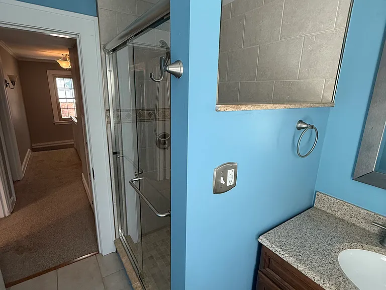 2629 E Broad St — Photo 24