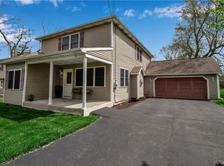 69 Tennyson Ter, Williamsville, NY 14221