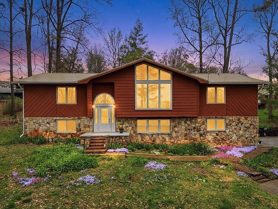 1st image of 1090 Panther Creek Rd