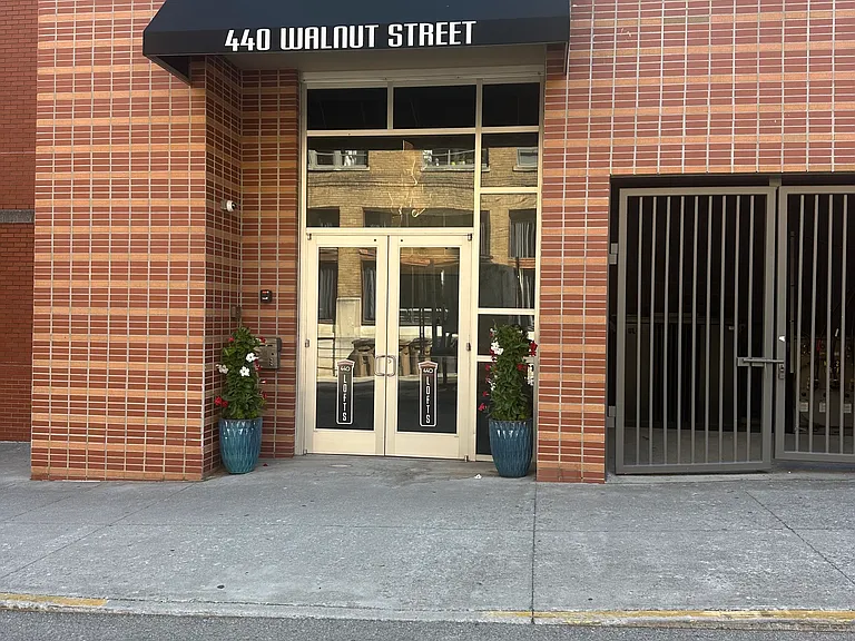 440 Walnut St #402 — Photo 2