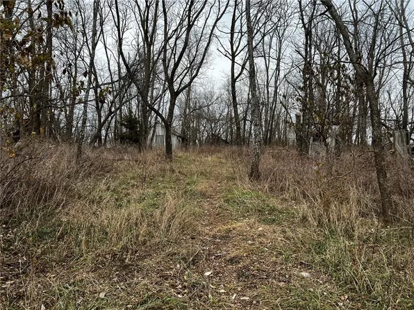 J Hwy, Albany, MO 64402