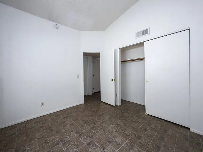10043 E Bryonwood Ln — Photo 17