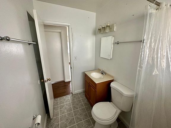 5th image of 1927 Vaughn St #1927