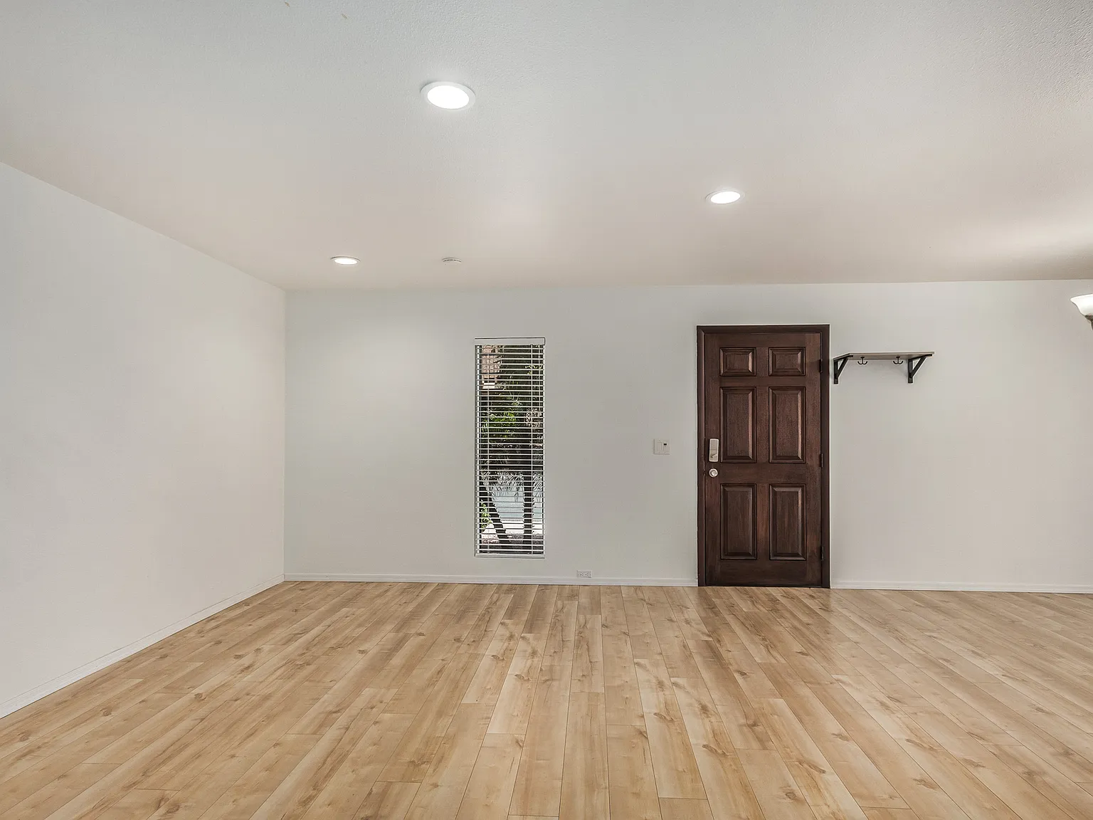 2 bed, 1060 sqft, $1,800 — Photo 1