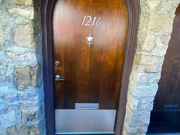 3rd image of 1216 Ashland Ave