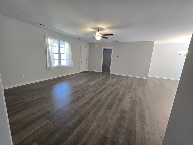 313 Mann St — Photo 2