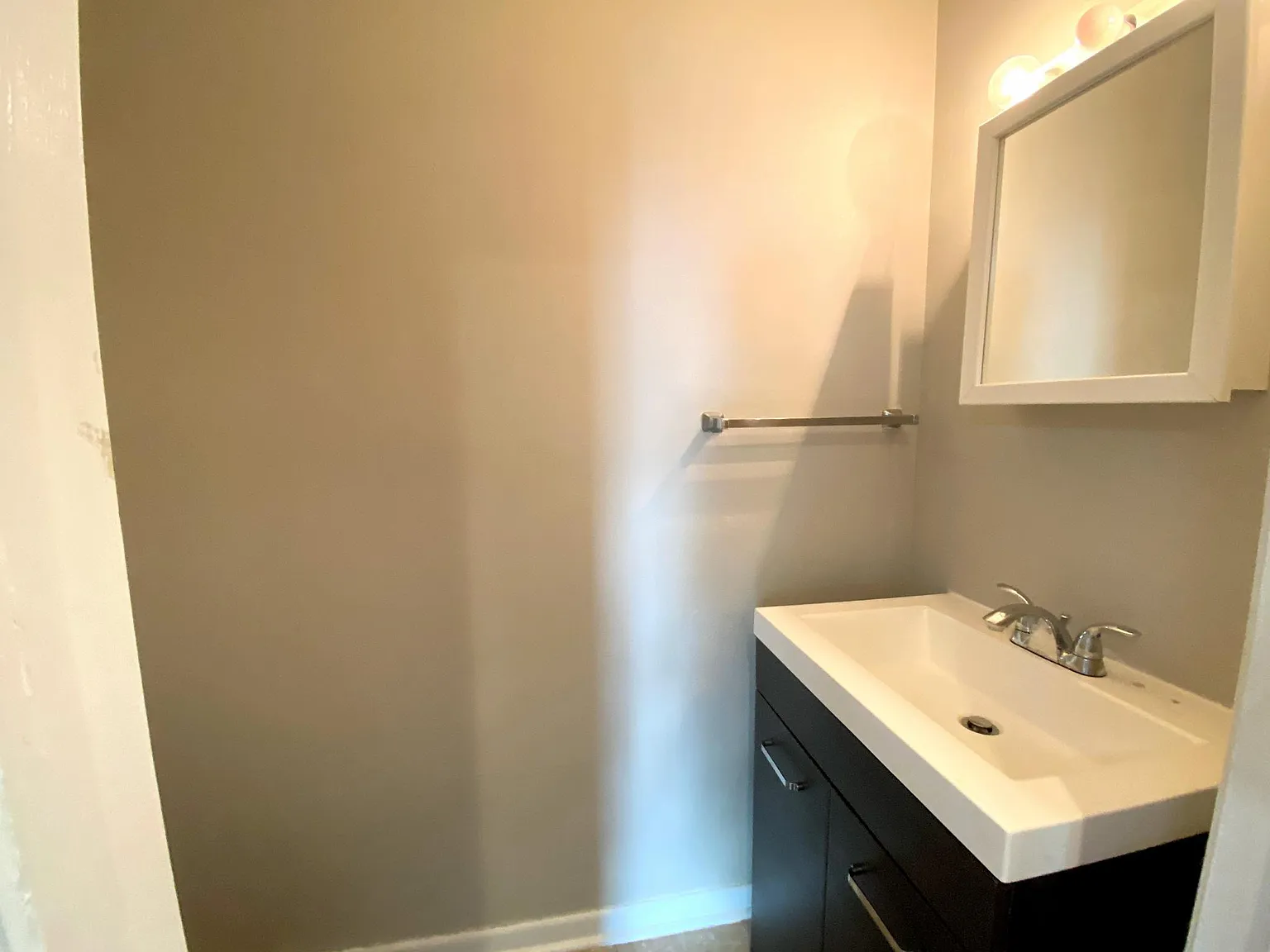 3809 Hudson St — Photo 3