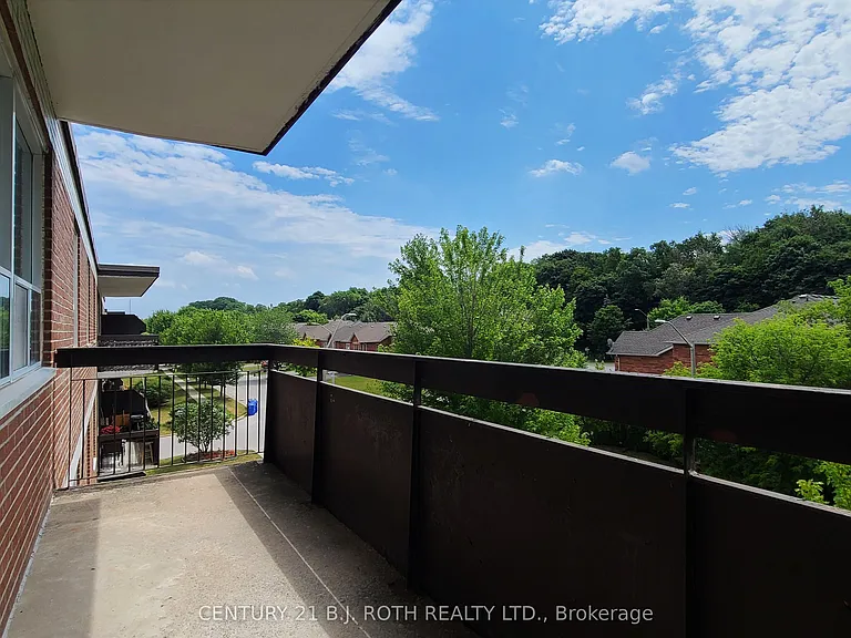 90 Holgate St #406 — Photo 8