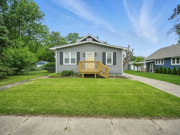 806 8th St, West Des Moines, IA 50265