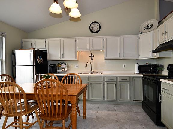 3rd image of 1446 Melinda Ln