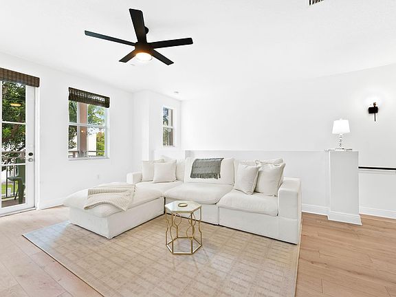 2nd image of 307 SW 13th Terrace #307