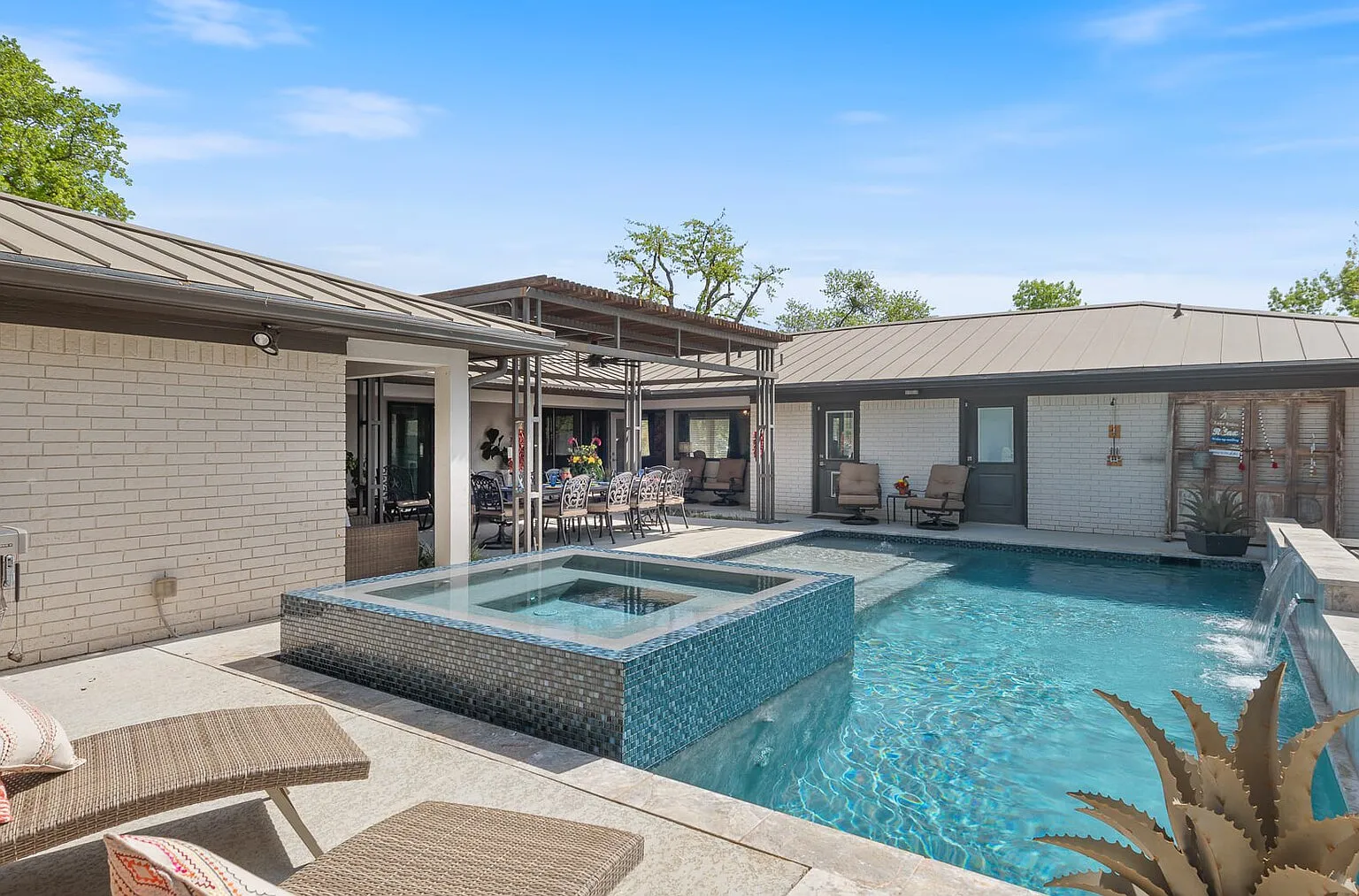 The Harbor House | Swimming Pool | Walking to HSB Resort | Hot Tub — Photo 1