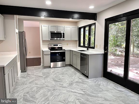 3rd image of 12310 Persimmon Pl