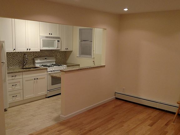 2nd image of 433 Parkview Ave #298
