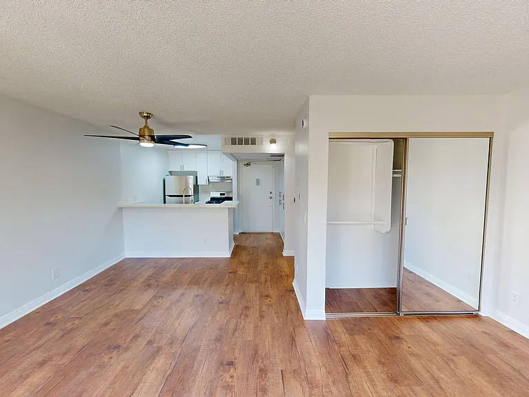Regency Detroit Apartments — Photo 16
