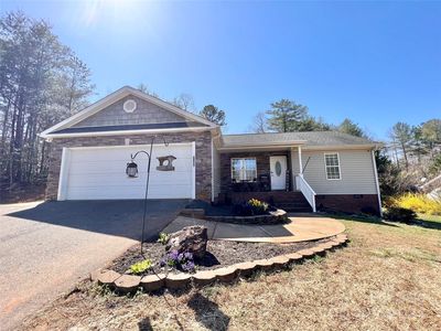 2066 Lake Acres Dr, Hickory, NC, 28601