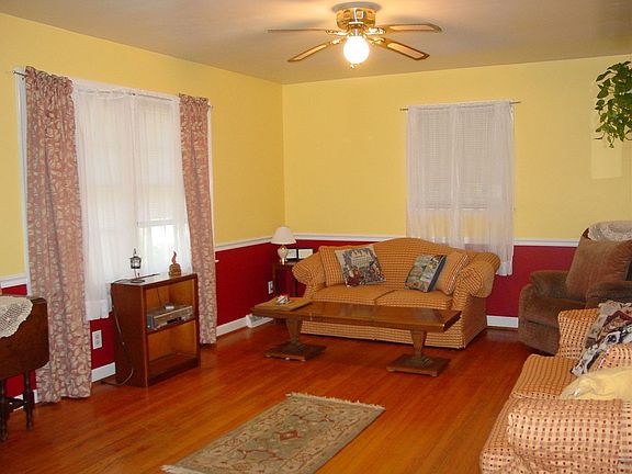 Cheerful living room