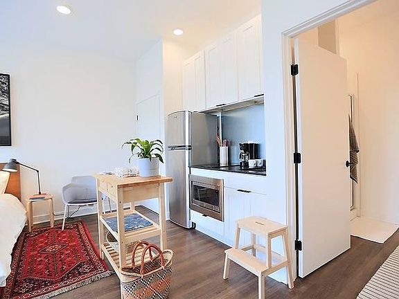 3rd image of 509 W Chapel St #B