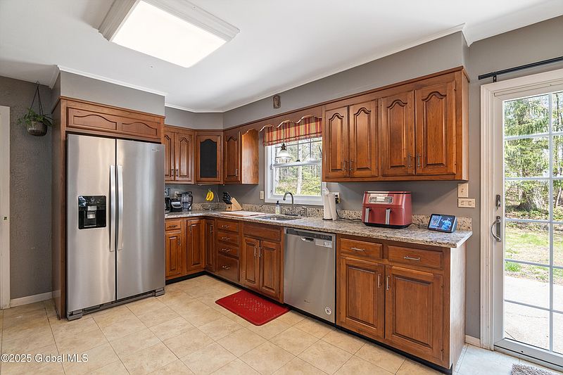4th image of 14 Tanglewood Drive