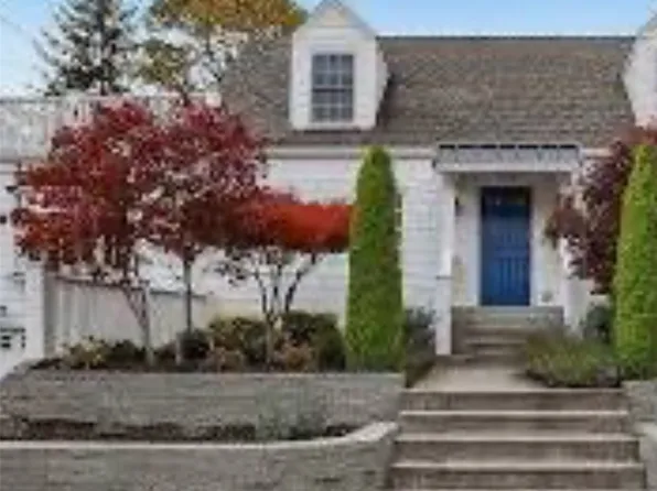 5019 46th Avenue NE, Seattle, WA 98105
