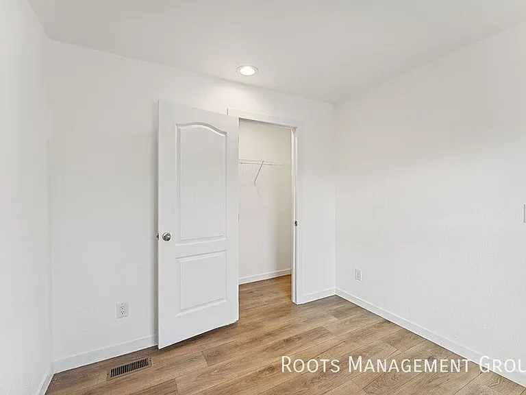 6231 N 59th Ave #9 — Photo 9