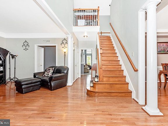 4th image of 5816 Drexal Ave