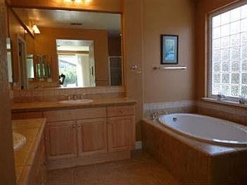 5th image of 1581 Parkway Dr