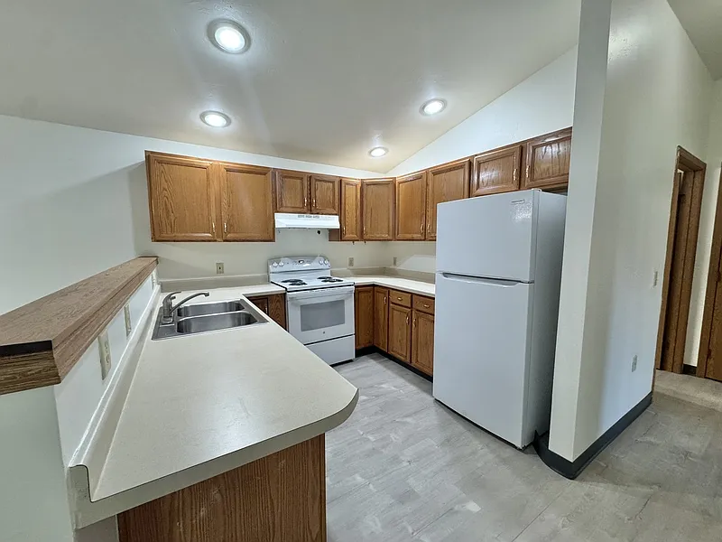 1508 Western Ave #11