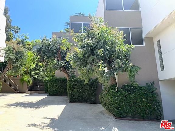 3rd image of 2100 Griffith Park Blvd APT 4