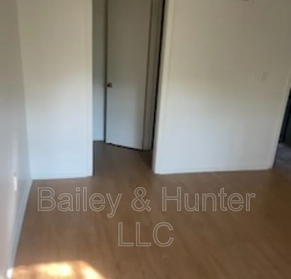 6012 Regent Mnr — Photo 7