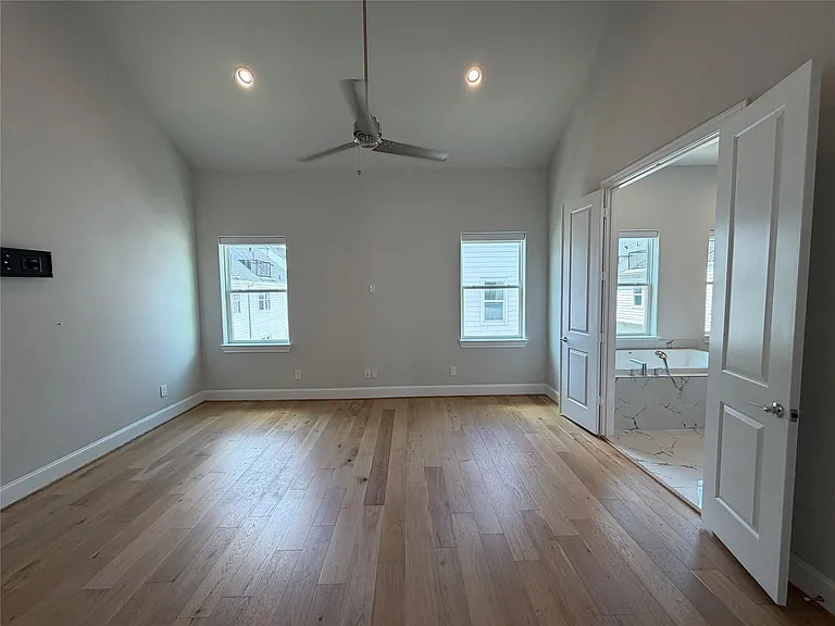 824 Cage St — Photo 12