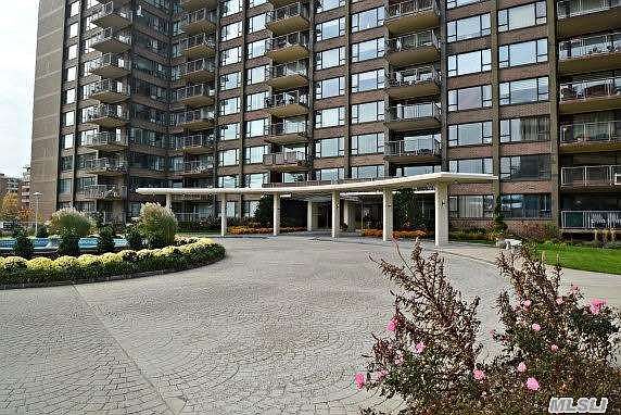 4th image of 166-25 Powells Cove Blvd #7D