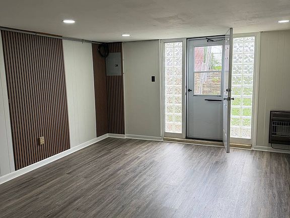 2nd image of 3831 Charteris Rd