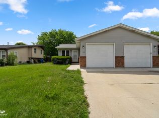 708 Michigan Ave, South Elgin, IL 60177