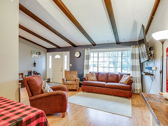 3rd image of 1939 Broadford Dr