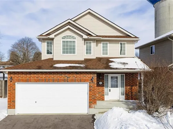 256 Charlotta St, Wilmot, ON N3A 4M8