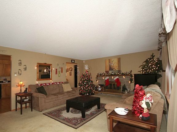 4th image of 4413 130th Pl NE