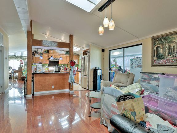 5th image of 396 Chateau La Salle Dr